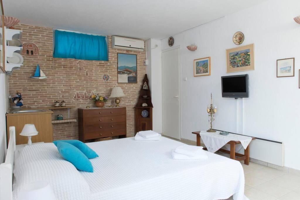 Palmaya Villa, Unique Seafront Experience Vagia  Bagian luar foto