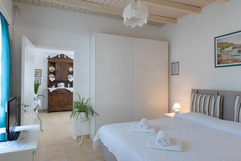 Palmaya Villa, Unique Seafront Experience Vagia  Bagian luar foto